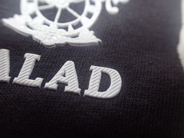 Etiquetas elegantes personalizadas da roupa da transferência térmica de TPU para GV BV do polo