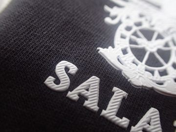 Etiquetas elegantes personalizadas da roupa da transferência térmica de TPU para GV BV do polo