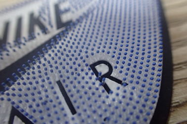 3D durável gravou o Sportswear resistente do polo da radiação ultravioleta dos pontos da borracha de silicone dos remendos
