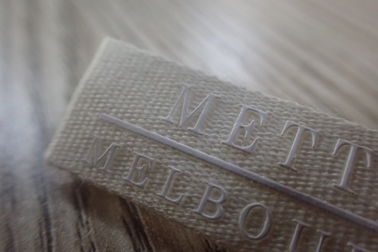Costume profissional etiquetas tecidas com logotipo do silicone para o vestuário/chapéu