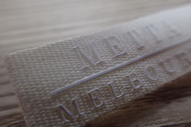 Costume profissional etiquetas tecidas com logotipo do silicone para o vestuário/chapéu