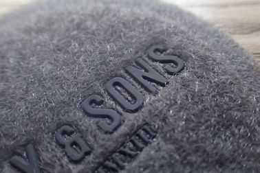 Eco - remendos de borracha feitos sob encomenda amigáveis do logotipo com frequência alta do silicone 3D para a roupa