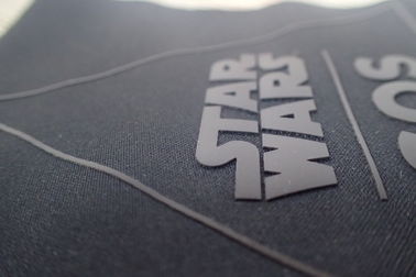 Etiqueta da impressão da tela do silicone da fita/Sportswear feito sob encomenda branco do polo do logotipo das etiquetas tela de seda