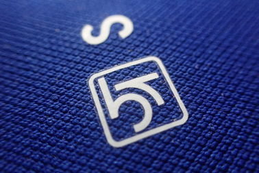 Remendos claros da transferência térmica de impressão de tela de seda do logotipo da tinta para o desgaste do futebol