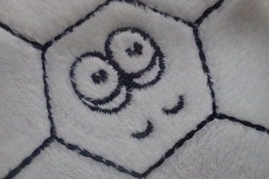 Crachás bordados costume do corte do laser do futebol dos desenhos animados