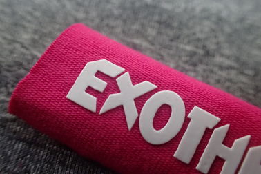 Etiquetas lustrosas da roupa da transferência térmica do silicone 6kg