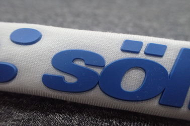 Pressionando etiquetas da roupa da transferência térmica do silicone do molde