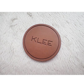Etiqueta de couro do remendo feito sob encomenda do plutônio de LOGO Soft Debossed Foldable para calças de brim das bolsas da roupa