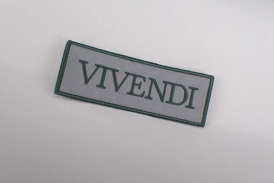O fabricante Logo Embroidered Badge Applique Flower feito sob encomenda remenda para a roupa