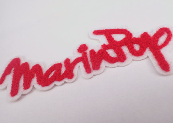 Ferro feito sob encomenda dos desenhos animados do Chenille do bordado de toalha em Logo Patches