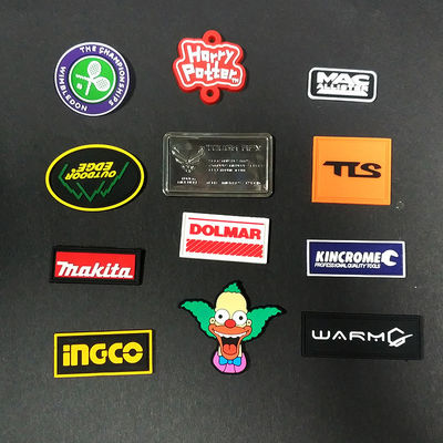 crachás do Pvc de 3D Logo Embossed Motif Rubber Patches para costurar a roupa