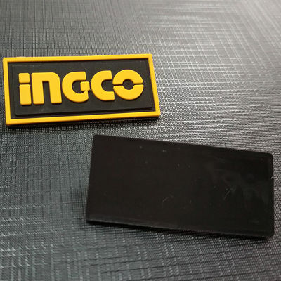 O Pvc da roupa 3D do OEM remenda o logotipo feito sob encomenda de suspensão da etiqueta do vestuário das etiquetas da camiseta