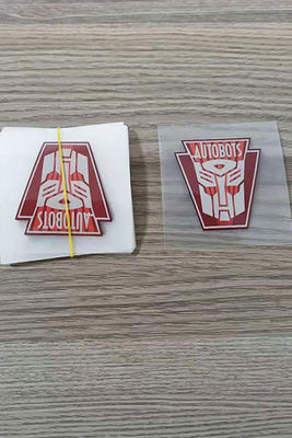 A transferência térmica feita sob encomenda da etiqueta remenda aplicações que do vinil DIY Appliques a imprensa térmica na roupa