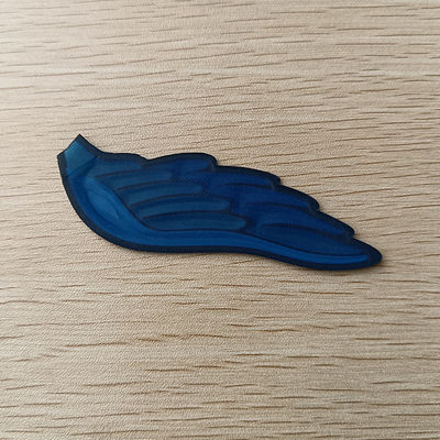 O ferro nos crachás 3D gravou a marca Logo Soft que TPU remenda para a roupa