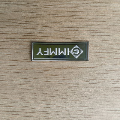 A alta frequência gravou crachás macios de TPU remenda o logotipo translúcido do nome do arco-íris