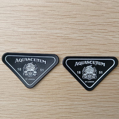 os crachás grossos do logotipo TPU do nome de 3mm 3D Debossed remendam etiquetas para sacos