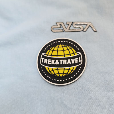Etiquetas da roupa da transferência térmica do silicone do PVC do OEM com logotipo personalizado