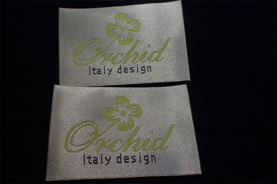 Etiquetas tecidas algodão da roupa do alto densidade personalizadas para a roupa