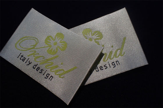 Etiquetas tecidas algodão da roupa do alto densidade personalizadas para a roupa