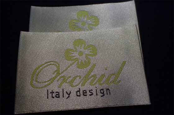 Etiquetas tecidas algodão da roupa do alto densidade personalizadas para a roupa