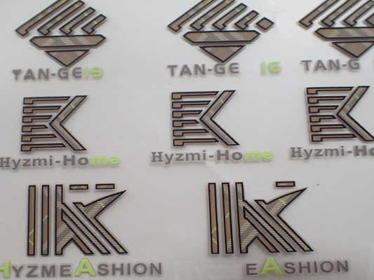Etiqueta Logo For Different Places feito sob encomenda da transferência térmica do silicone da roupa 3D