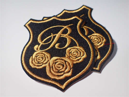O costume original do estilo de Eco bordou o ouro Rose Raised Effect do remendo