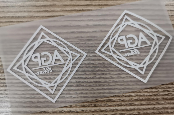 A transferência térmica de alta qualidade da roupa etiqueta o silicone da impressão 3D