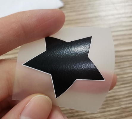 Roupa 3D que imprime a transferência térmica do silicone das etiquetas com técnicas de gravação