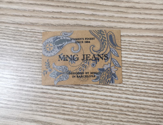 Costurar nos remendos que de couro do plutônio da roupa o vestuário etiqueta o logotipo gravado
