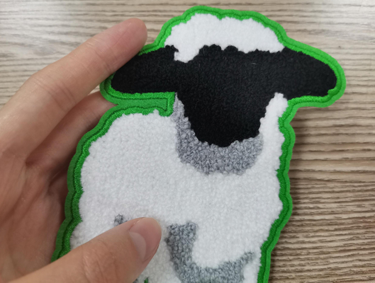 A transferência térmica etiqueta o material do algodão do remendo do bordado de toalha personalizado
