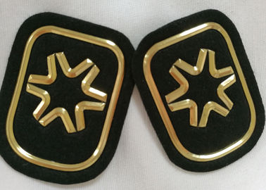 O preto e o ouro gravaram crachás feitos sob encomenda de Velcro dos remendos da borracha 3D para Soprtswear