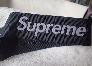 Logotipo reflexivo de alta frequência supremo de 3D 3M na fita de nylon de 3.2cm para o logotipo dos chapéus