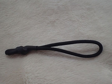 Extrator preto do zíper com cabo de nylon com término de borracha para o vestuário, saco