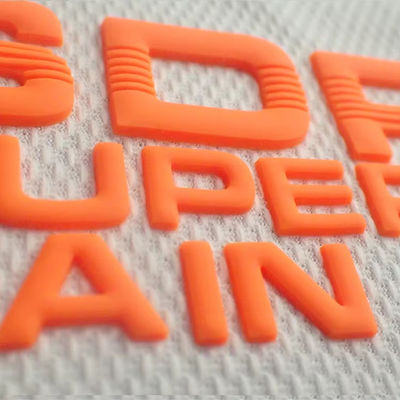 Etiqueta de silicone de injeção de molde personalizada Lava-se 3D Logotipo de silicone macio Transferência de calor