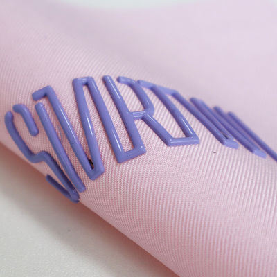 Letras de design personalizadas de alta frequência em relevo Etiqueta de marca 3D TPU Logotipo de transferência de calor Ferro em rótulos para roupas
