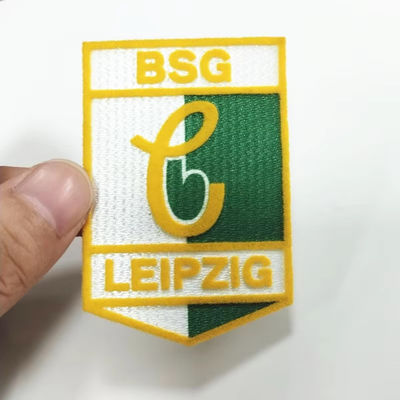 Gráfico de venda a retalho Prensa de calor personalizada Flocking White Label Ironing Vinyl Club Patch bordado