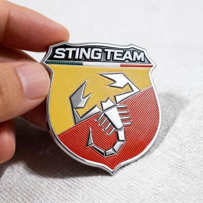 Patches de roupas personalizados feitos com tecido e tinta com tamanhos personalizáveis, formas e cores pantone para acessórios de vestuário