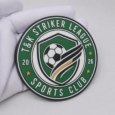 Patches de Logo 3D em TPU Personalizados para Vestuário Esportivo - Ecológicos, Laváveis e Emblemas de Alta Frequência Totalmente Personalizáveis