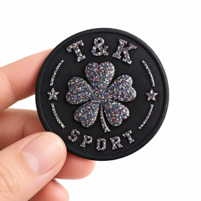 Insígnias Esportivas Personalizadas de PVC com Glitter e Detalhes em Relevo para Jaquetas, Bolsas e Uniformes de Equipe