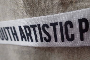 Etiqueta da impressão da tela do silicone da fita/logotipo 3D branco das etiquetas tela de seda